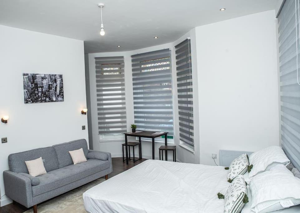 Aylesbury Apartment 1 With Free Parking Eksteriør billede
