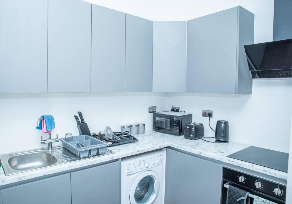 Aylesbury Apartment 1 With Free Parking Eksteriør billede