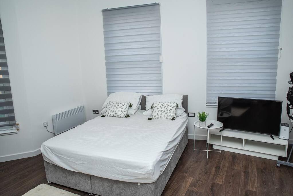 Aylesbury Apartment 1 With Free Parking Eksteriør billede